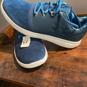 Under Armour Boys' Grade School Charged 24/7 NU Sportstyle Shoes. 6Y